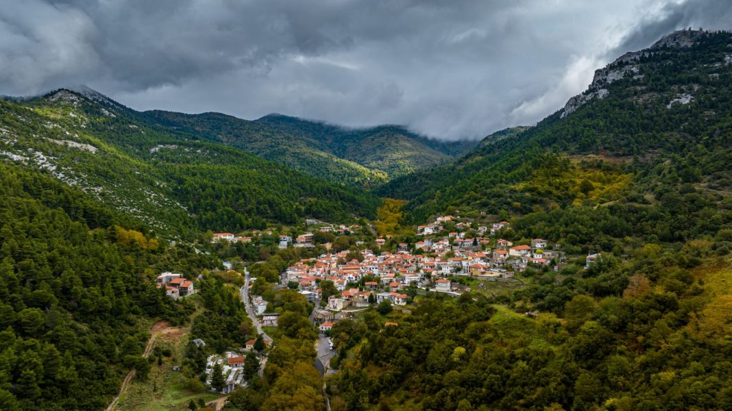 Η μαγευτική ομορφιά της Στενής Ευβοίας: Ένας παράδεισος που περιμένει να ανακαλυφθεί
