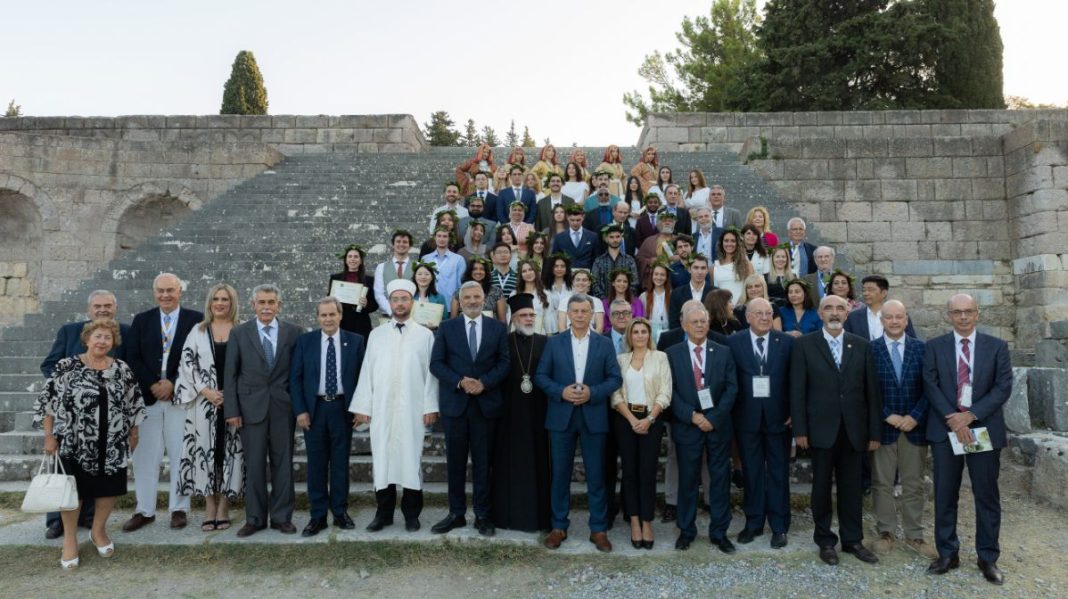 Νέα γενιά ιατρών συνωμοτεί για τη διάδοση των Ιπποκρατικών Ιδεών 
