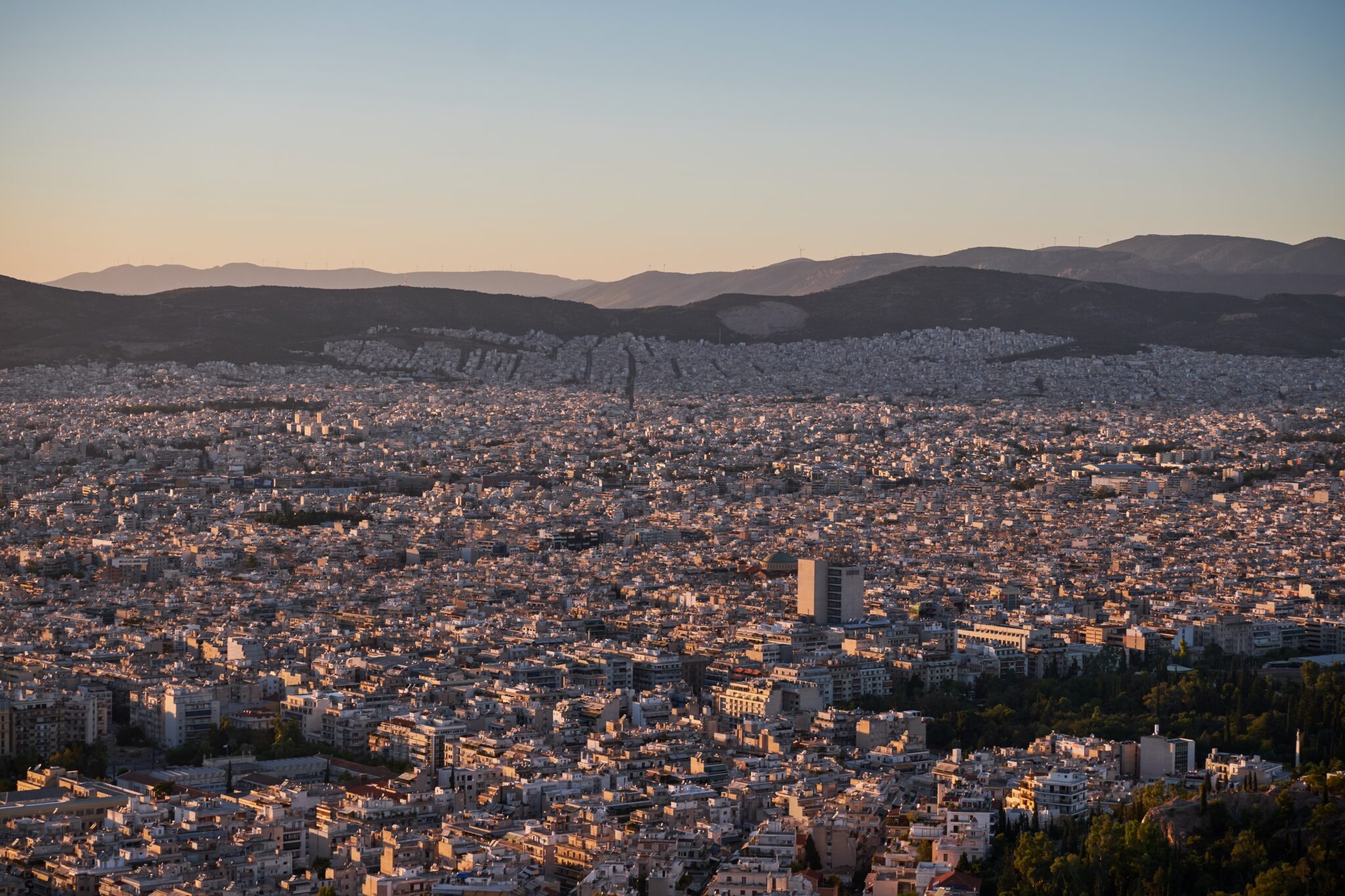 Πόσα ξοδεύουν Γερμανοί Βρετανοί για τον ήλιο και τη θάλασσα της Ελλάδας