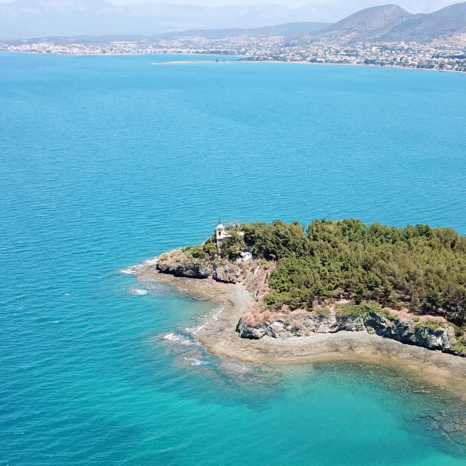 Πόσα ξοδεύουν Γερμανοί Βρετανοί για τον ήλιο και τη θάλασσα της Ελλάδας