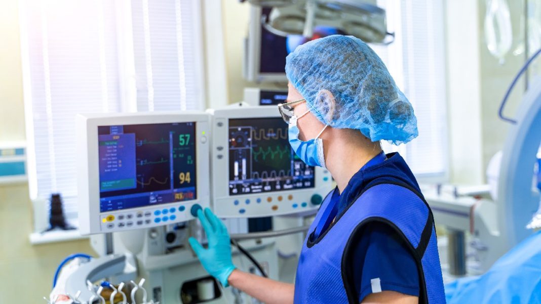 Νέα επιδείνωση στη Λαμία: Νεαρή γυναίκα με γρίπη και κορωνοϊό νοσηλεύεται στη ΜΕΘ
