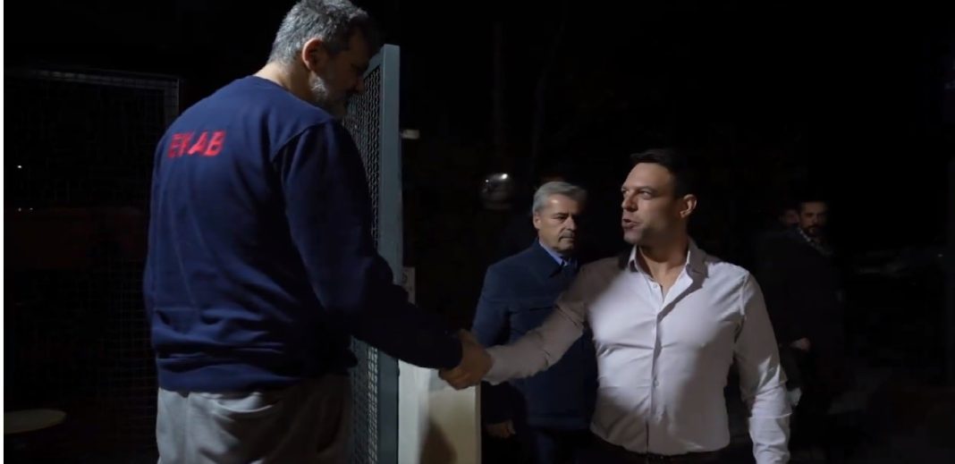 Χρόνια πολλά και επίσκεψη από τον Στέφανο Κασσελάκη στο ΕΚΑΒ 
