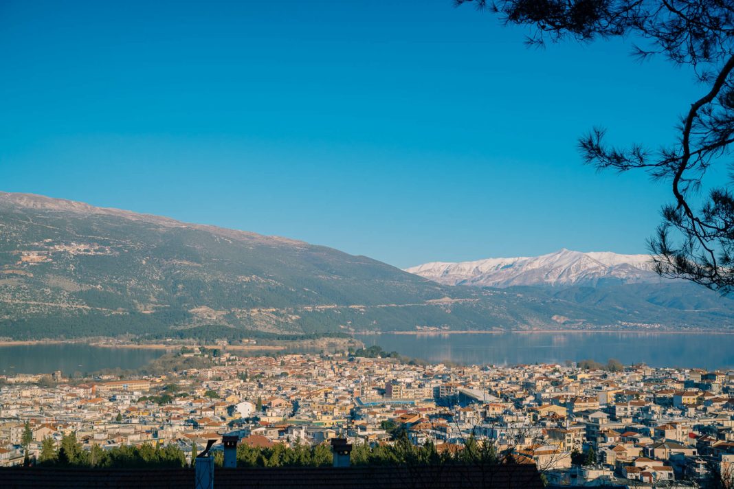 Ανακαλύψτε τα μυστικά των Ιωαννίνων: Ένας προορισμός γεμάτος καλλιτεχνική κληρονομιά και φυσική ομορφιά
