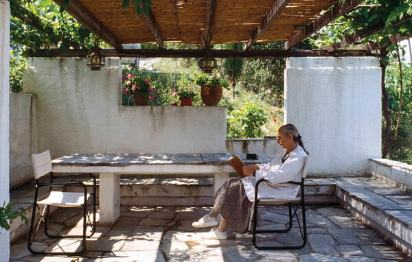 Αρχιτεκτονική και Ποίηση: Η Αισθητική Ταυτότητα της Σουζάνας Αντωνακάκη
