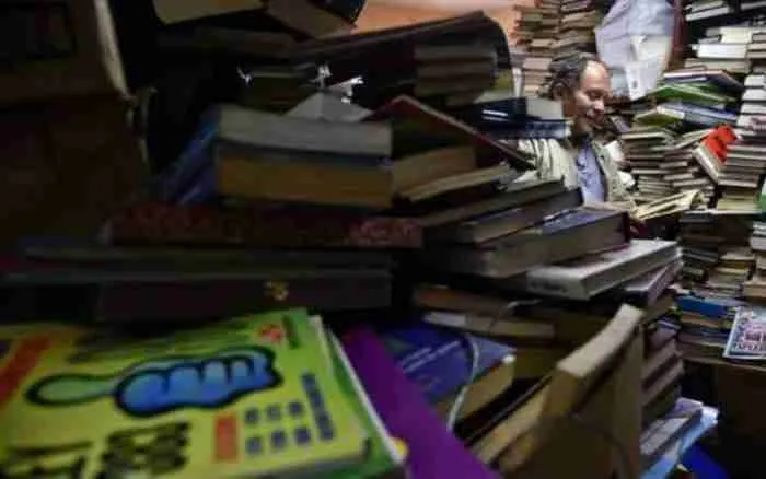 Ένας άγγελος λόγων: Η ιστορία του Χοσέ Γκουτιέρεζ και η βιβλιοθήκη για τα φτωχά παιδιά"
