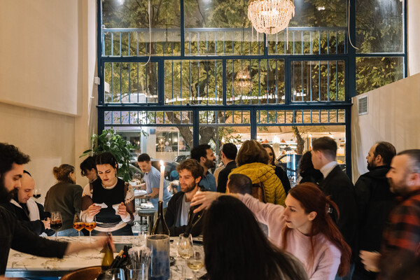 Γευστικές Απολαύσεις: Το νέο wine bar στο Νέο Κόσμο προσφέρει μοναδικές επιλογές κρασιού

