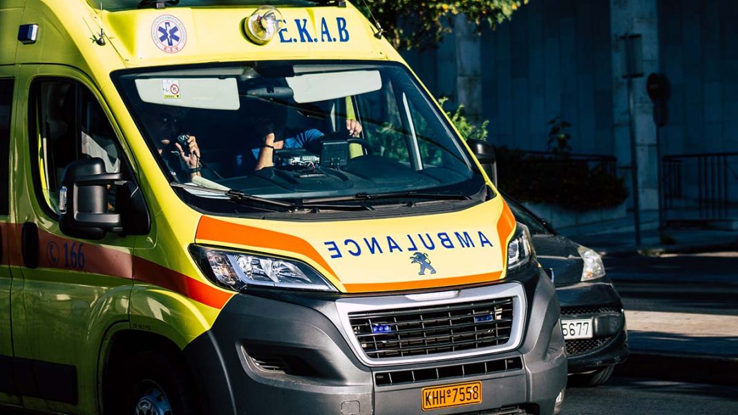 Η ανεκτίμητη σωτηρία: Η δύσκολη επιχείρηση που κατέστησε ένα έγκυο και το παιδί της να επιζήσουν - Οι ήρωες του ΕΚΑΒ πρωταγωνιστούν
