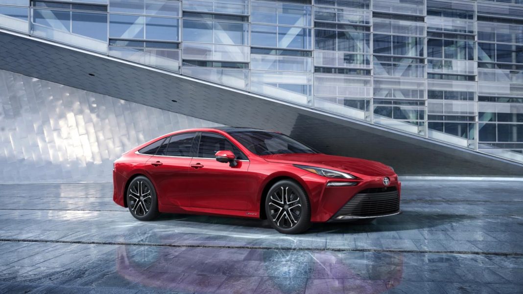 Η απίστευτη προσφορά της Toyota: Καύσιμα δωρεάν για 6 χρόνια με το Mirai
