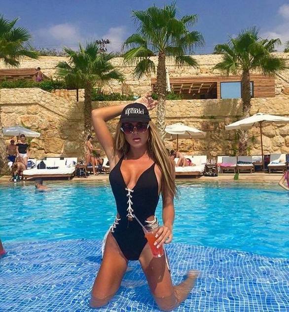 Η εκπληκτική Αναστασία Τερζή μας φέρνει το πολυαναμενόμενο καλοκαίρι! Απολαύστε τις φωτογραφίες!
