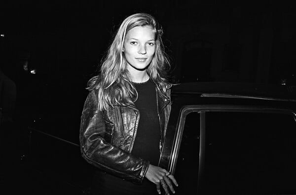 Η Kate Moss: Ένα ιδιαίτερο ταξίδι μέσα από τον φακό πέντε φωτογράφων