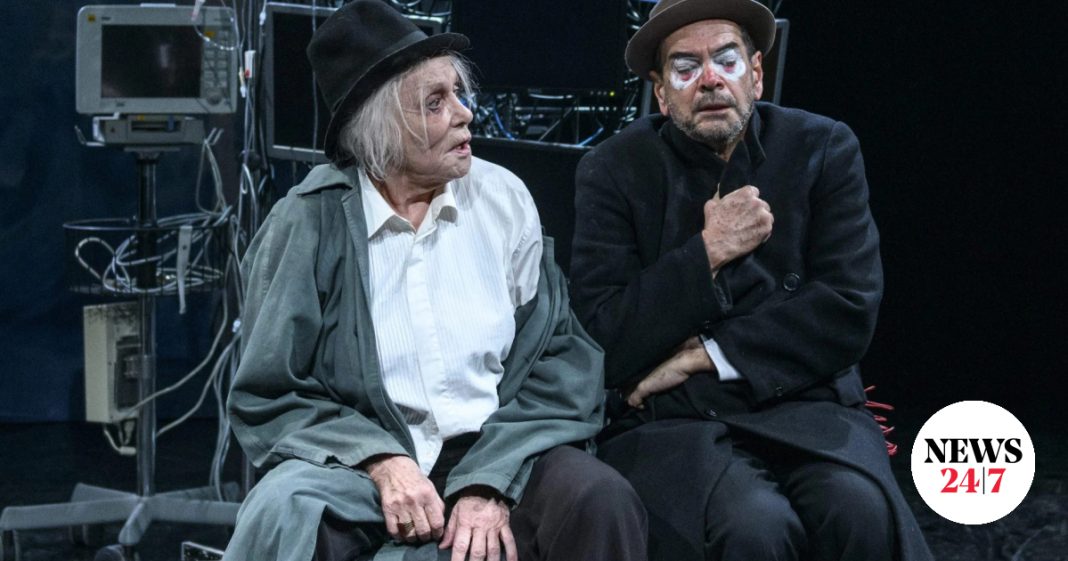 Η Μπέττυ Αρβανίτη σαρώνει στον ρόλο του Βασιλιά Ληρ
