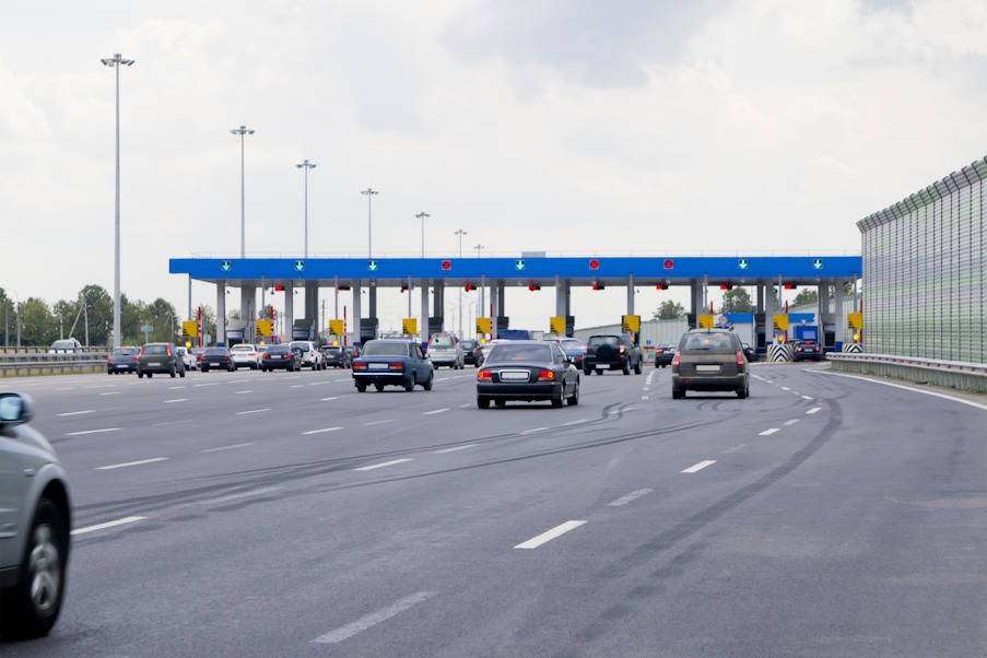 Νέα εποχή για τις μετακινήσεις στην Ελλάδα: Τέλος τα διόδια, καλωσορίζουμε τη χιλιομετρική χρέωση!
