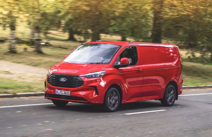 Νέο Ford Transit Custom: Ανανεωμένος και έτοιμος να κατακτήσει τις εκθέσεις των Επίσημων Εμπόρων Ford Νέο Ford Transit Custom: Ανανεωμένος και έτοιμος να κατακτήσει τις εκθέσεις των Επίσημων Εμπόρων Ford
