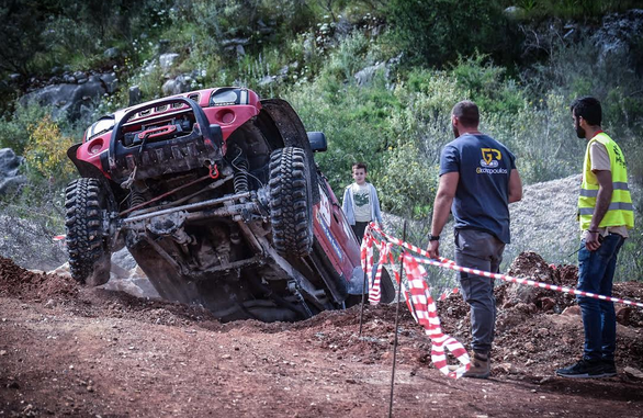 ΝΕΟΤο 4ο MEGA FOUR 4×4: Όταν οι λατομείοι ξεσήκωσαν θεατές και ανατίναξαν τον χώρο"
