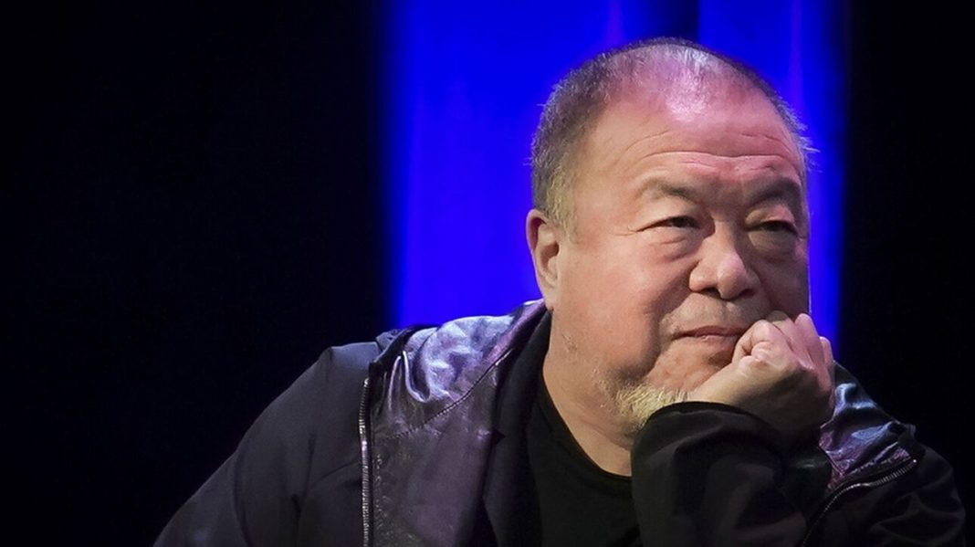 Οι 81 αναρτημένες ερωτήσεις από τον Ai Weiwei προς την τεχνητή νοημοσύνη: η διερευνητική έρευνα ενός καλλιτέχνη
