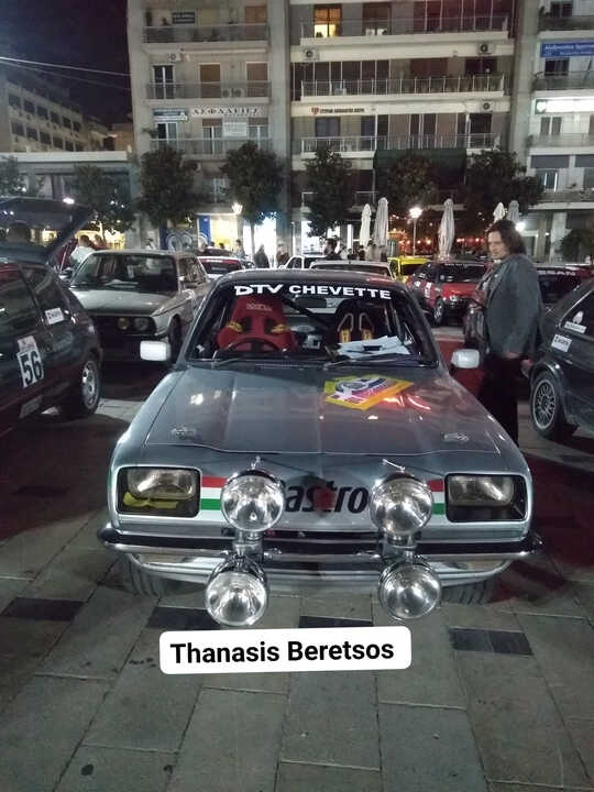 Όμορφα αυτοκίνητα περνούν από το κέντρο της Πάτρας: Ένα αξέχαστο σκηνικό (φωτογραφίες+βίντεο)
