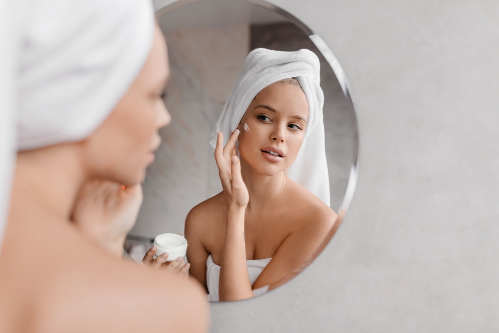 Skin Flooding: Η τέλεια ρουτίνα ενυδάτωσης για όλους τους τύπους δέρματος
