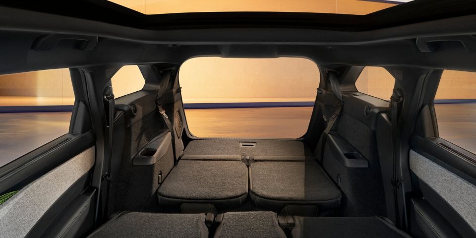 Ανακοινώθηκε το νέο Peugeot E-5008: Ένα μεγάλο SUV με ηλεκτρικές εκδόσεις

