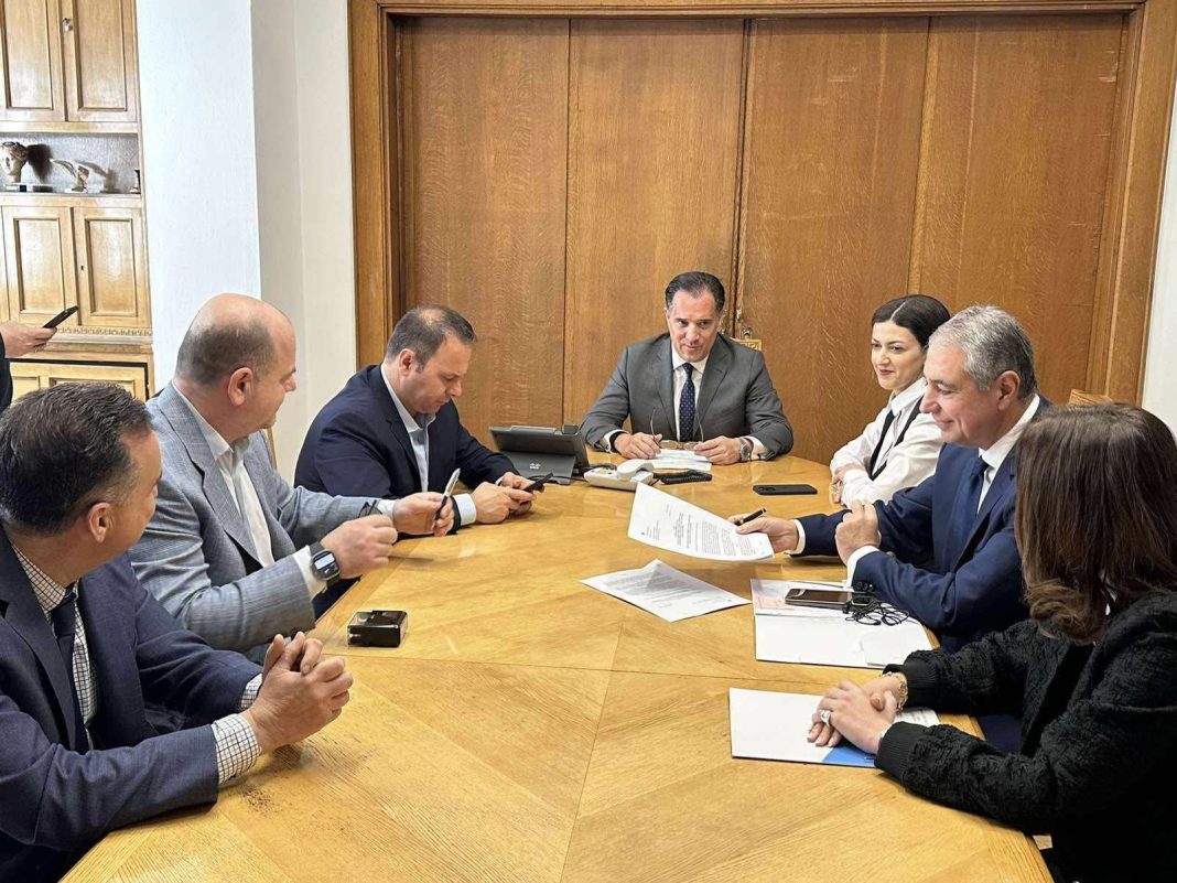 Ανανεώνεται και αναβαθμίζεται ενεργειακά το Κέντρο Υγείας Βάρδας: Συμβόλαιο υπογράφηκε παρουσία του Υπουργού Υγείας
