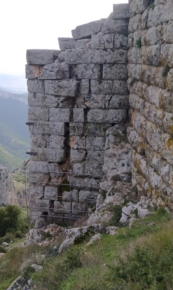 Αποκατάσταση και στερέωση στο Αρχαίο Φρούριο της Φυλής - Προστασία και ανάδειξη ενός ιστορικού μνημείου
