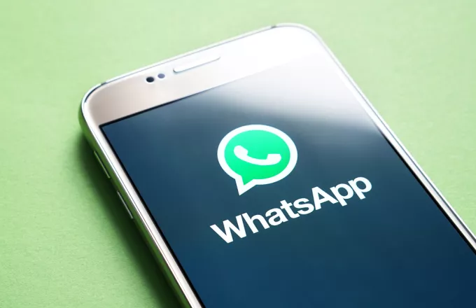 Δέκα χρόνια μετά την εξαγορά του WhatsApp από το Facebook: Ποια ήταν η επιρροή της συμφωνίας και πώς αλλάζει τώρα το μοντέλο των εσόδων του
