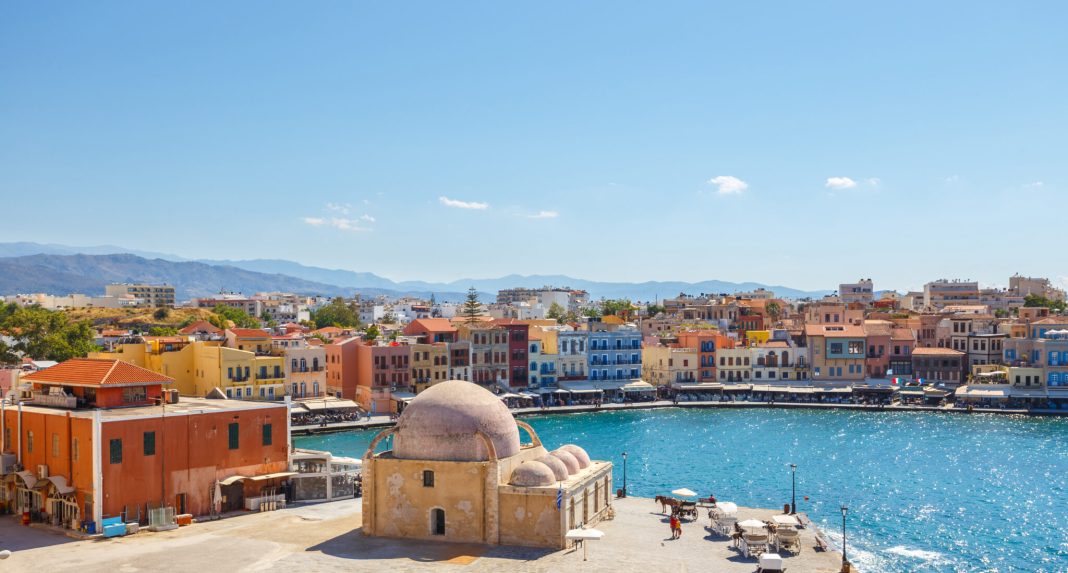 Έλληνες ταξιδεύουν περισσότερο εντός και εκτός Ελλάδας: Οι διακοπές αποτελούν προτεραιότητα
