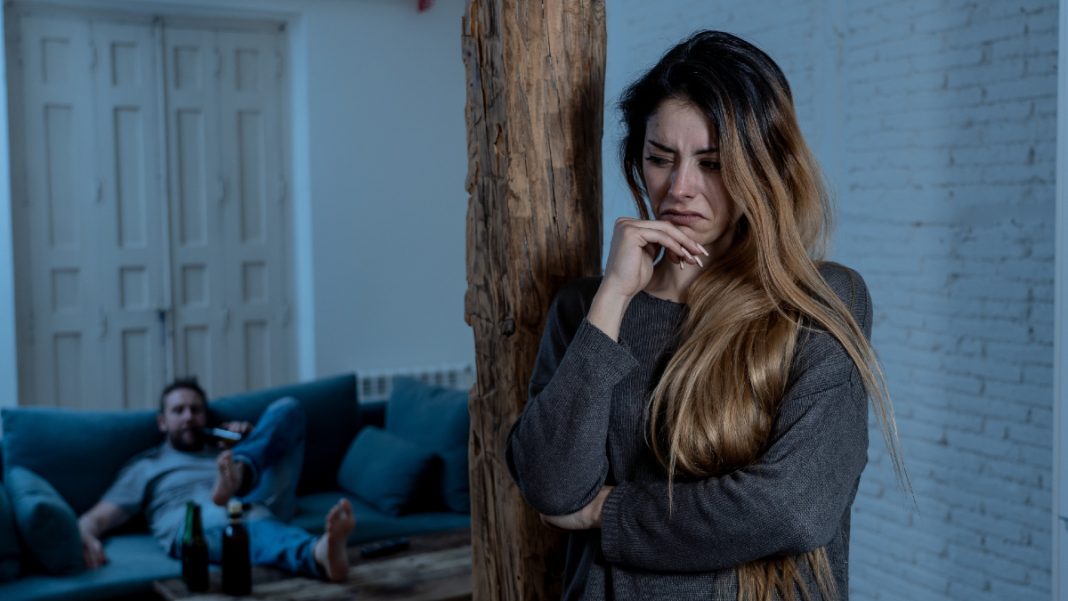 Ευρώ 5 εκατομμύρια για την υποστήριξη γυναικών θυμάτων βίας: η ανάγκη για αλληλεγγύη και ισότητα
