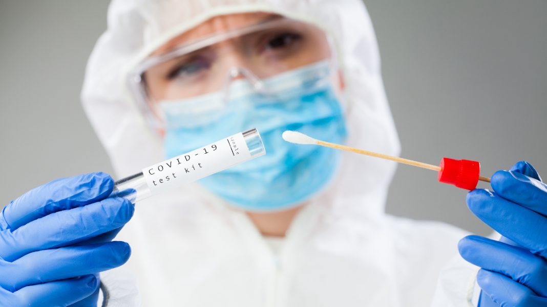 Γαλλία: Πώς οι περιορισμοί και οι εμβολιασμοί έσωσαν ζωές από την Covid-19
