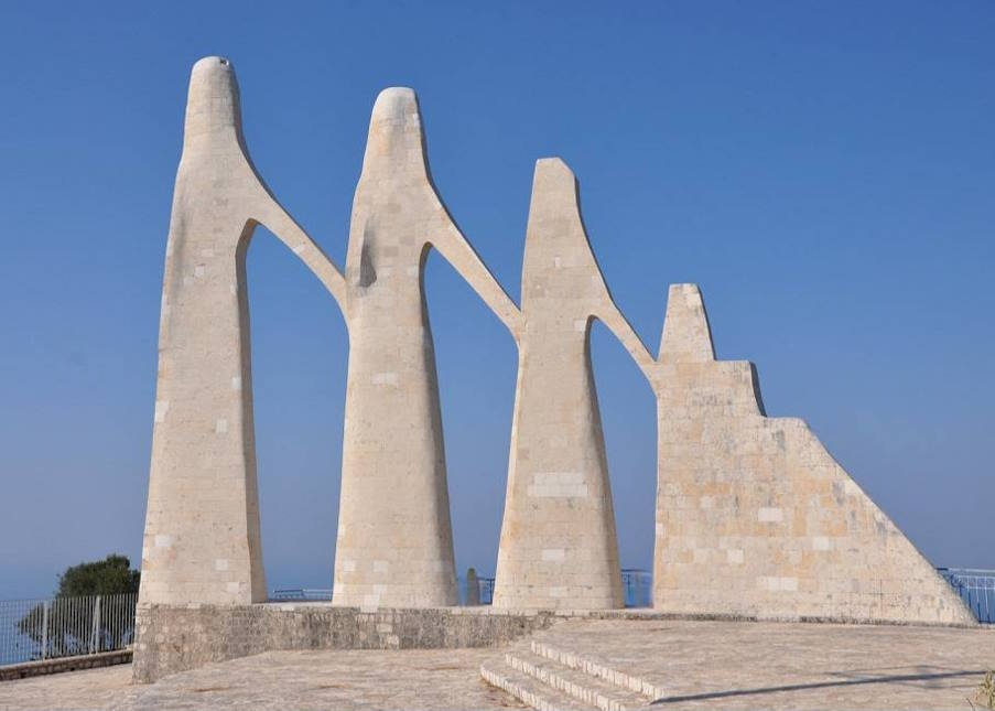 Η ανθυσία των ηρωίδων Σουλιωτισσών στα βράχια του Ζαλόγγου: Ένας χορός ελευθερίας
