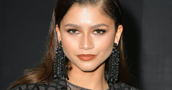 Η εντυπωσιακή εμφάνιση της Zendaya που σε κάνει να σκεφτείς το κοντό καρέ