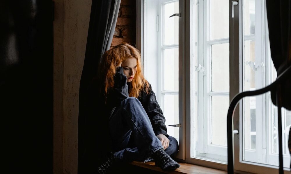 Η φοβία για την αγάπη: 7 συμπεριφορές που αποδεικνύουν ότι κάποιος φοβάται να αγαπήσει επειδή πληγώθηκε στο παρελθόν
