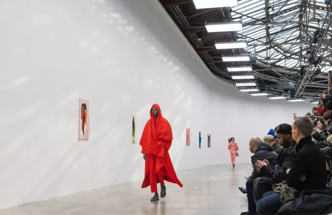 Η μεταμόρφωση των σχεδίων του Issey Miyake σε wearables κομμάτια τέχνης