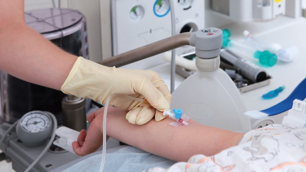 Κρίσιμη κατάσταση: Νεαρό αγοράκι με πυρετό και αιματέμεση μεταφέρεται από τη Σκιάθο στον Βόλο 
