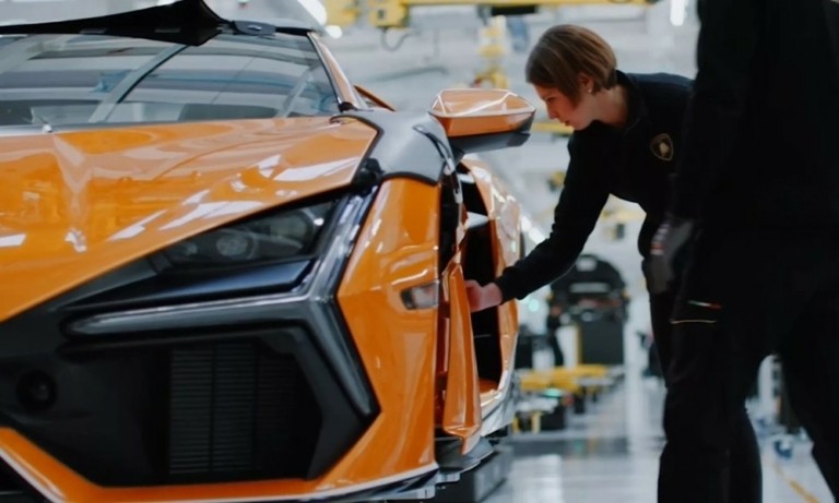 Lamborghini: Ρεκόρ πωλήσεων μετά από 60 χρόνια: Τι έφερε την επιτυχία

