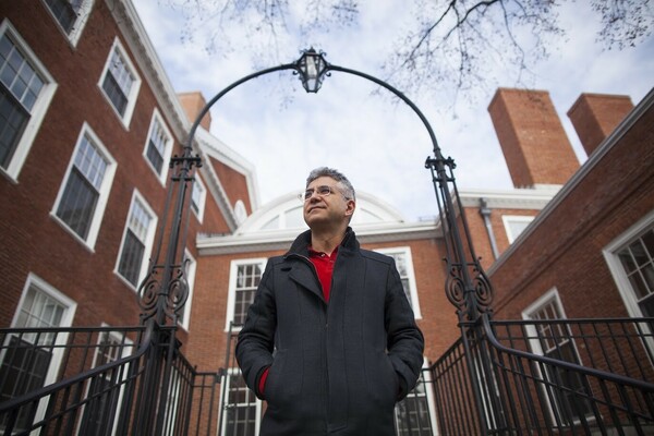 «Με λένε Ευρώπη»: Το βιβλίο ενός Αλβανού μετανάστη για τις περιπέτειές του στην Ελλάδα