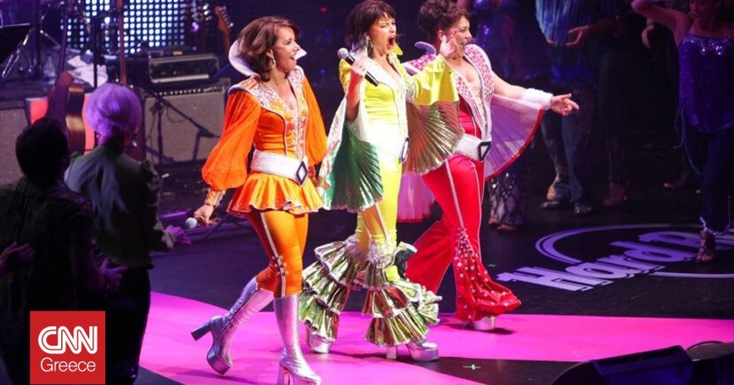 Μοναδική επιτυχία: Το Mamma Mia! συμπληρώνει 25 χρόνια στο Γουέστ Εντ του Λονδίνου - Από τη σκηνή στην πολιτιστική ιστορία
