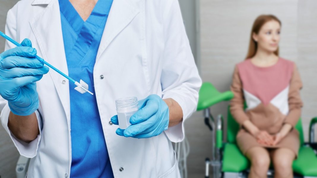 Νέα εξέλιξη στην έναρξη των προληπτικών εξετάσεων για τον καρκίνο τραχήλου μήτρας
