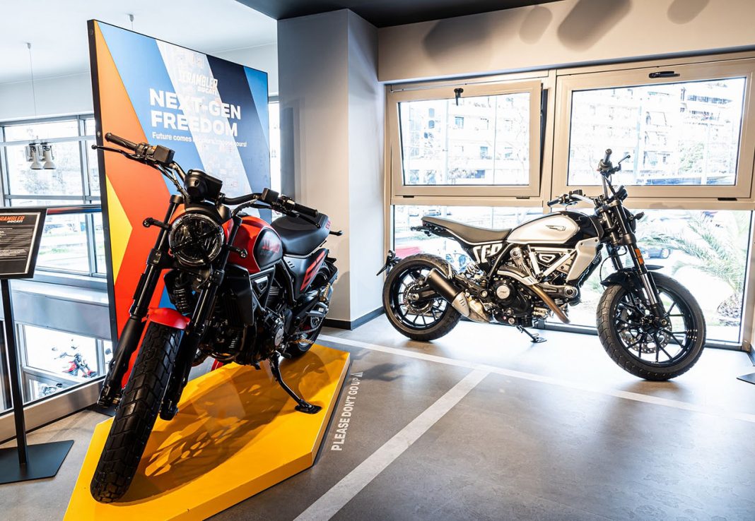Νέα σεζόν Ducati 2024: Αγωνία και εντυπωσιασμός από τα καινούργια μοντέλα στο Ducati Athens

