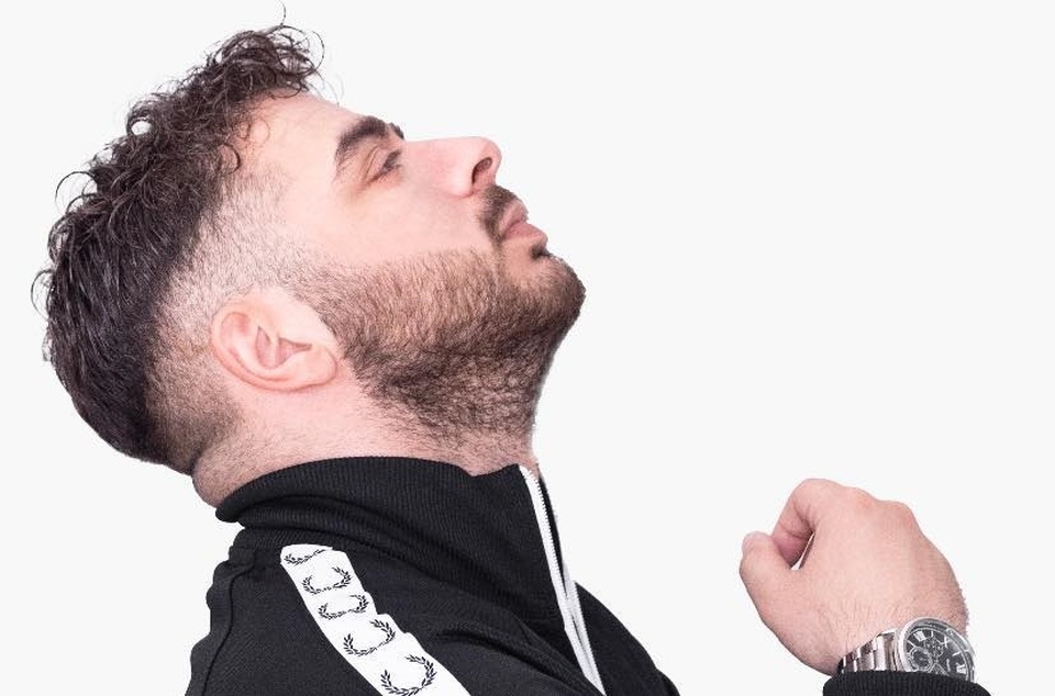 Νέα τάση στην ελληνική hip-hop σκηνή: Ο GMark μας εκπλήσσει στο Mad Tv Greece και στο House of Barz με τον Duke (video)
