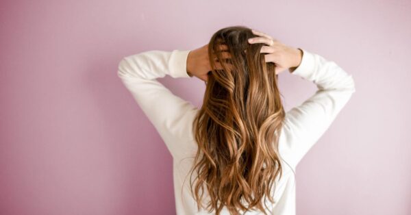Νέες Τεχνολογίες Bond: Η Καινοτομία του Pantene για Υγιή και Δυνατά Μαλλιά
