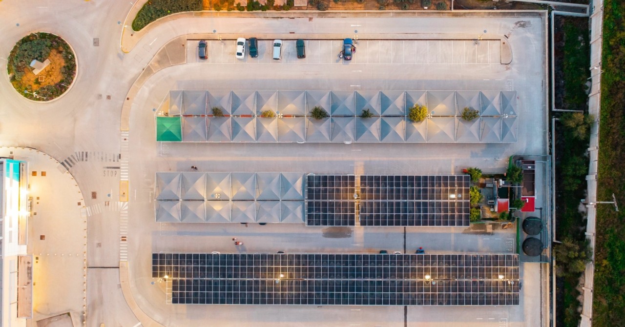 
                Noval Property: Νέος φωτοβολταϊκός σταθμός στο εμπορικό πάρκο Mare West στην Κόρινθο (pic)            