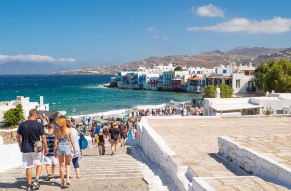 Ο τουρισμός αναμένεται να επανέλθει σε επίπεδα προ πανδημίας το 2024
