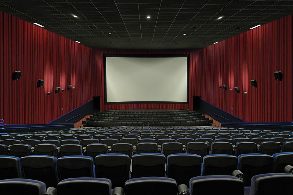 Πάτρα: Αναβίωση του Urban Film LUX με Άκρως Επιβλητικές Προβολές!