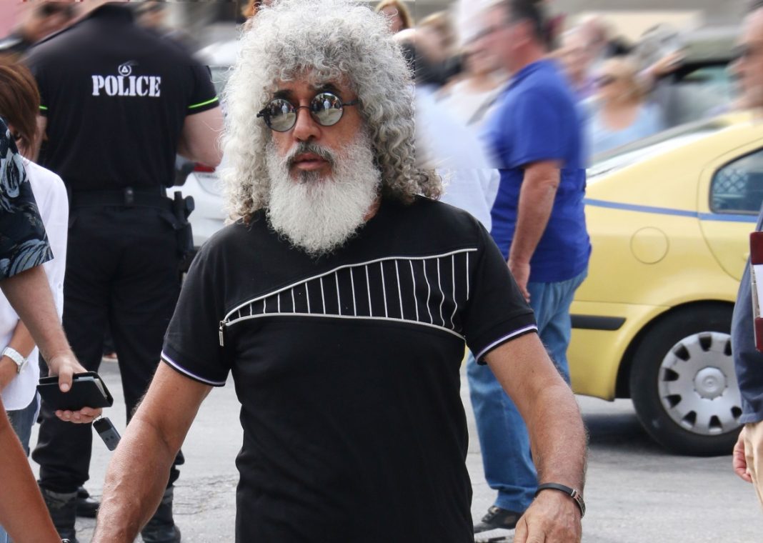 Ποινική δίωξη για οικογενειακή βία στον Γιάννη Γιοκαρίνη - Στα δικαστήρια η σύζυγός του για ανακαλούσα την καταγγελία
