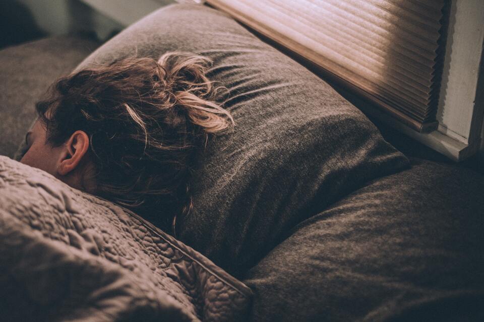 Πώς να επιτύχετε βαθύ ύπνο για ολοκληρωμένη αποκατάσταση
