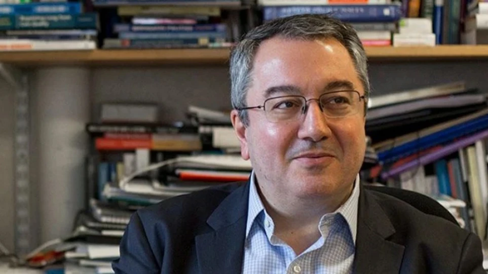 Πρωτοποριακή διάκριση για τον καθηγητή Ηλία Μόσιαλο
