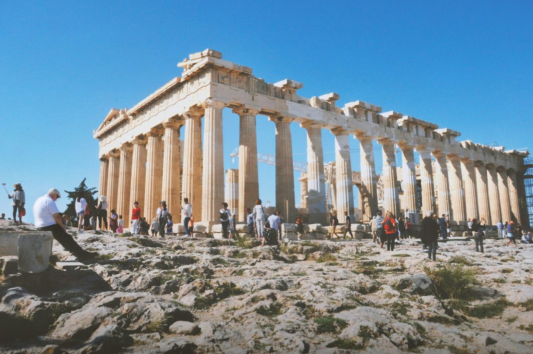 Ρεκόρ στα έσοδα για τουριστικά ιδιοκτησίες, εστιατόρια και τουριστικούς χώρους
