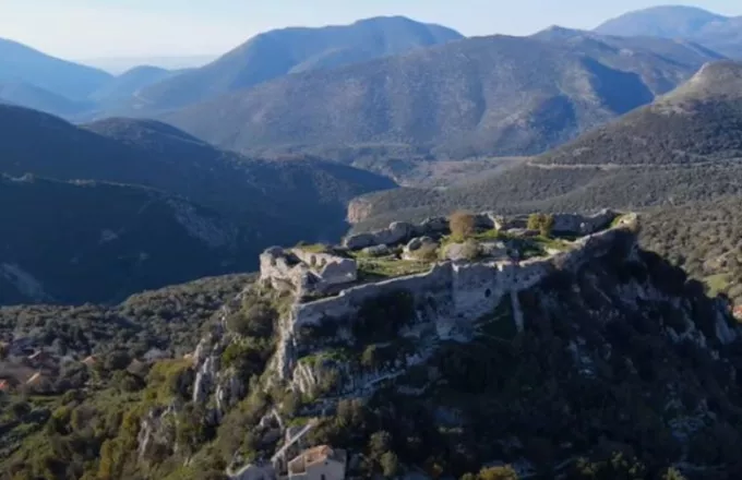 Ταξιδέψτε στο παρελθόν της ιστορικής Καρύταινας: Η πρώτη μάχη της Επανάστασης του 1821 από ψηλά
