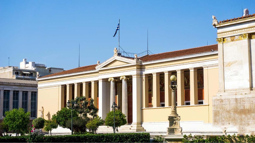 Το ΕΚΠΑ κατακτά την κορυφή - Νέα δεδομένα από δημοσκόπηση
