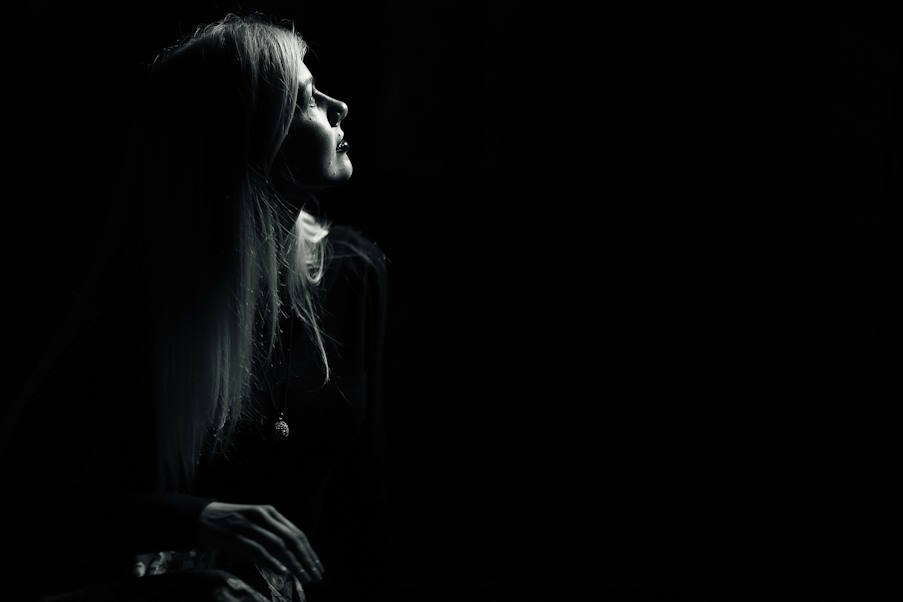 4 ενδείξεις συναισθηματικής κακοποίησης | Πώς η κακοποίηση επηρεάζει την κατάθλιψη και το άγχος
